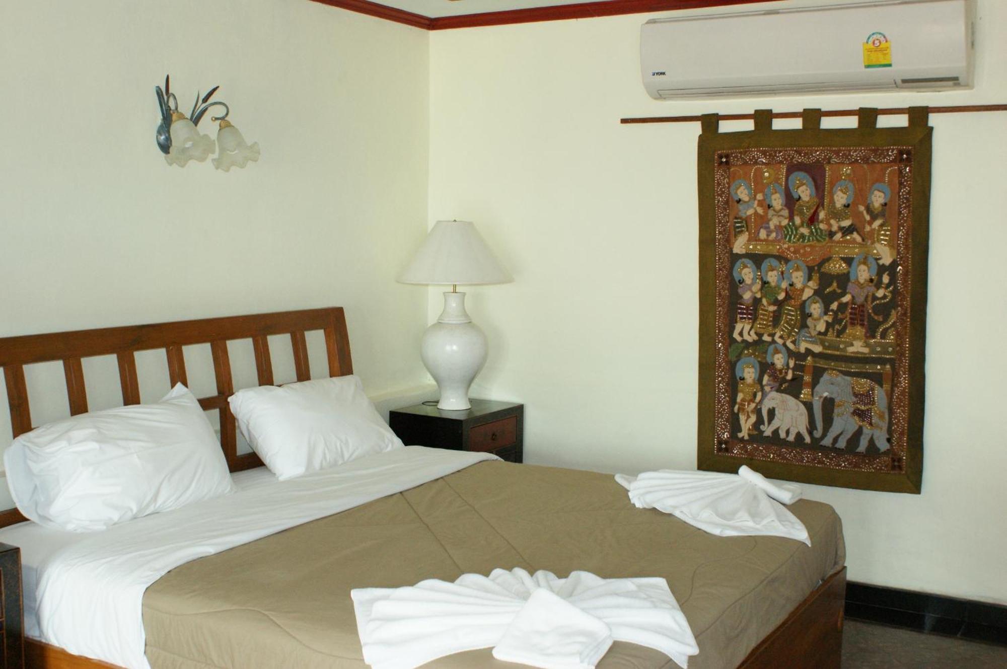 Prince Edouard Apartments & Resort Sha Extra Plus Patong Room photo